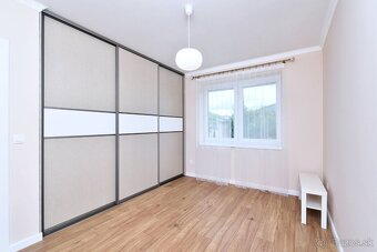 Krásny 4 izbový dom v štýle Vintage, s krásnou záhradou, DS - 16