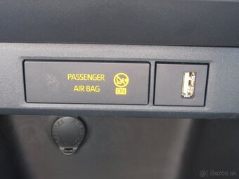 Toyota Yaris 1.5 HYBRID - NOVÝ SERVIS + KONTROLA HEV systému - 16