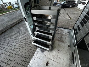 Renault Master L2H2 - exkluzívna pojazdná dielňa BOTT, DPH - 16