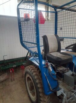 Traktor so silnou hydraulikou - 16