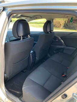 Toyota Avensis Combi T27 2.0 D4D - 16