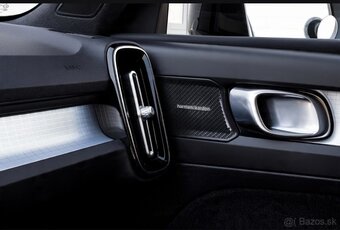 Volvo XC40 2.0 B3 mHEV Plus Dark, FINANCOVANIE - 16