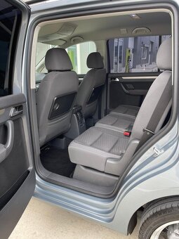 Volkswagen Touran 2.0 TDI DSG Sportline Facelift - 16