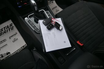 Volkswagen Passat Variant 2.0 TDI Elegance 4Motion DSG - 16