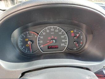 Suzuki SX4 sedan - 16