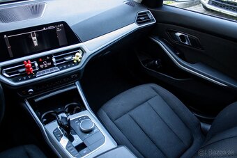 BMW Rad 3 Touring 318d mHEV A/T I AJ NA SPLÁTKY - 16