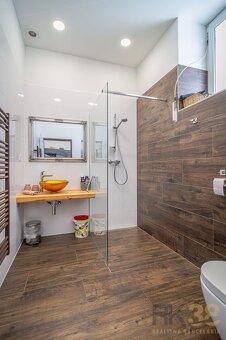 Dva priestranné apartmány v centre Popradu - 16