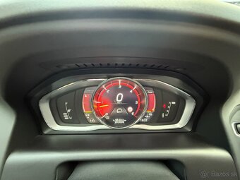 Volvo XC60 D4 AWD TOP VÝBAVA SERVIS - 16