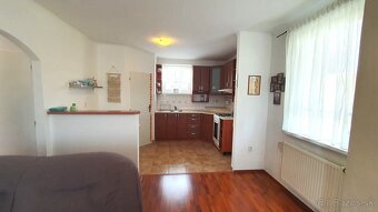 Slnečný pozemok 720 m2 + 3-izb. RD s pozemkom 270 m2, treba  - 16
