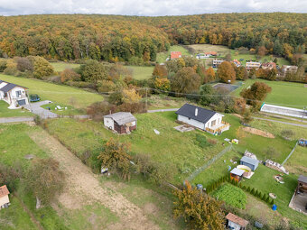 Exkluzívne iba u nás na predaj stavebný pozemok 1251m2 , Bre - 16