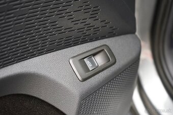 Škoda Octavia Combi 2.0 TDI Scout 4x4 DSG (147 kW / 200 k) - 16