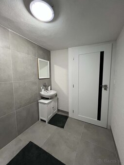 Priestranný, rekonštruovaný dom s pozemkom o rozlohe 1074m2 - 16