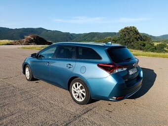 Toyota Auris Touring Sports 1.8 I VVT-i HybridSD Executive - 16