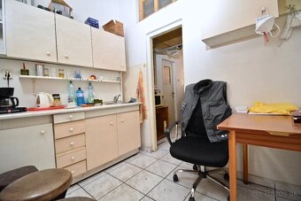 Na predaj zabehnutý autoservis v Lučenci - 16