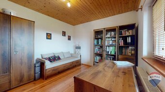 Na predaj charizmatický RD, ktorý ponúka pokojné bývanie v l - 16