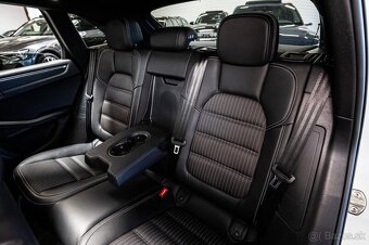 Porsche Macan - 16