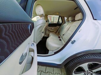 MERCEDES-BENZ GLC 250 D 4MATIC -EXCLUSIVE-SLOVENSKE-NADHERNE - 16