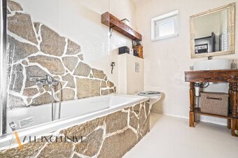 ALL INCLUSIVE | NA PREDAJ POSCHODOVÝ 5-IZBOVÝ RODINNÝ DOM, V - 16