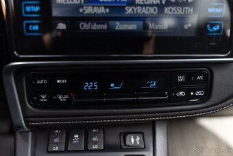 Toyota Auris 1.8 I VVT-i HybridSD Selection - 16