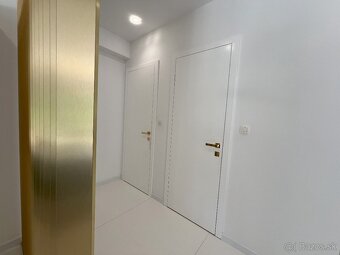 NA PREDAJ LUXUSNE ZARIADENÝ PRIESTRANNÝ BYT - 16