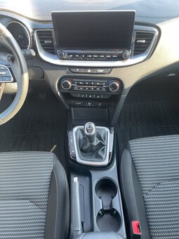 Predám KIA CEED SW 1,5 T - GDI 103kW M6 GOLD - 16