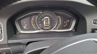 Volvo V60 Cross Country D4 Momentum AWD - 16