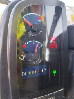 Báger Volvo, 5000kg, 3x lyžica. - 16