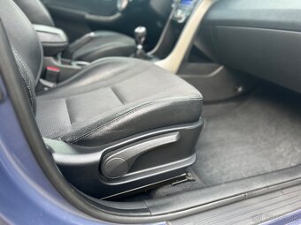 Hyundai i30 CW combi 1.6crdi - 16
