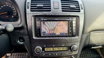 Toyota Avensis Combi 2.0 D-4D Exclusive - 16