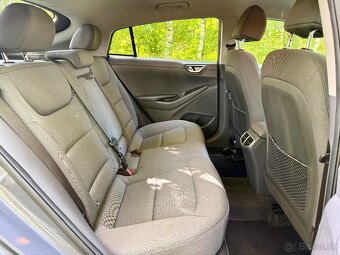 Hyundai IONIQ,38,3 kWh,SoH 100%,TČ,BlueLink, sDPH 17 960,- - 16