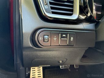 Kia Ceed SW 1.6 CRDi MHEV GT-Line A/T - 16