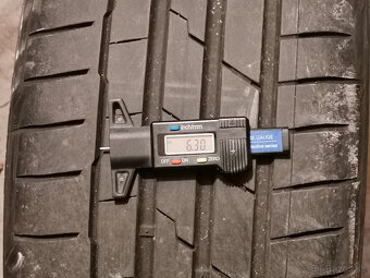 BMW 3 (G20) - originál 17" alu s letnými pneu 6+mm DOT 22 - 16