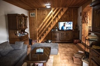 Murovaná chata s terasou a vyhľadom na svah - 16