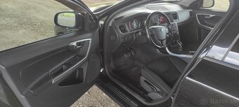 Volvo V60 D4 2.0L Drive-E Base Geartronic 133kW181HP A8 - 16