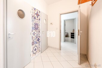 Štýlový 3-izbový byt s loggiou a parkovaním v absolútnom cen - 16