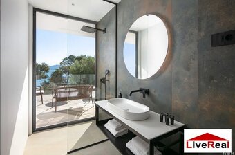 5izb LUXUSNÁ VILA, SUKOŠAN, 15m od mora, bazén, suterén, par - 16