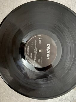 Predám staré gramorádio + platne - 16