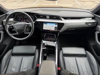 Audi e-tron 55 S-LINE 300 kW iba 42tis km Matrix, Pano - 16