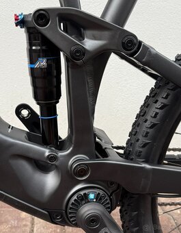 Celoodpruženy elektrobicykel Trek Fuel EXe Alloy 5 - 16