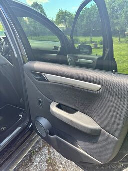 Mercedes B200 - 16