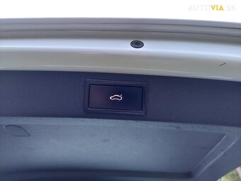 Škoda Octavia Combi 1.6 TDI 110k Style, Webasto, full servis - 16