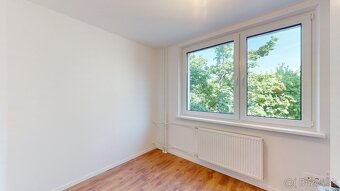 Priestranný 4 izbový byt s balkónom - Rezedová - 16