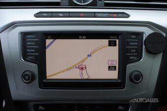Volkswagen Passat Variant 2,0 TDi 110 kW COMFORTLINE BLUEMOT - 16