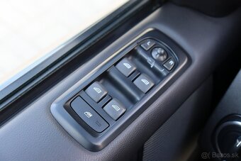 Land Rover Discovery 3.0 TDV6 SE - 16