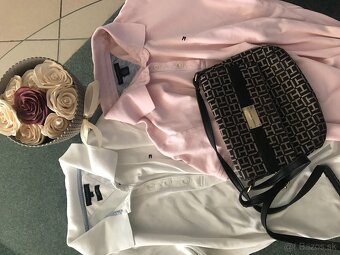 TOMMY HILFIGER originál set 2x polotricko+kabelka darcek - 16