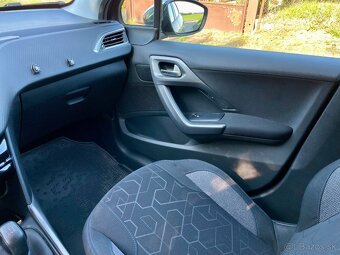 Peugeot 2008 1.2 PureTech Style - 16