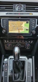 VW Passat 2.0 TDI 110 Highline DSG - 16