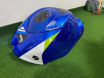 Predám Suzuki GSX-R 1000 K8 - na náhradné diely - 16