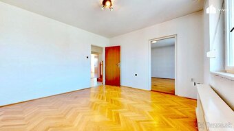 Vedľa seba 2 domy, 2 pozemky, jedinečná príležitosť: 2045 m² - 16