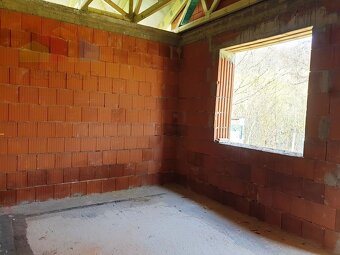  Na predaj rozostavaný 4-izbový rodinný dom – tehlová novo - 16